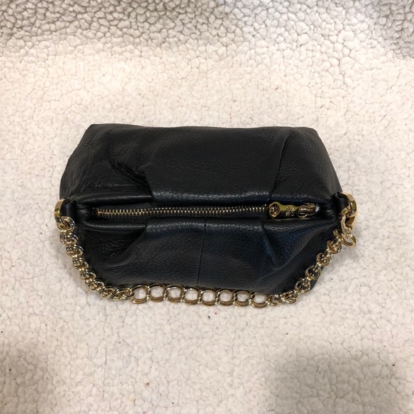 Simply Vera black leather bag w gold chain strap - Picture 3 of 9